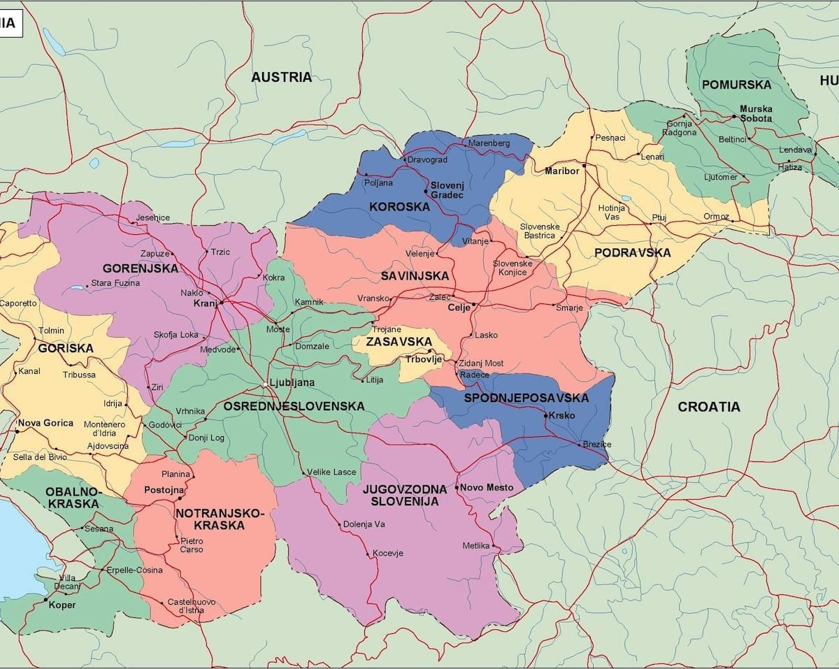 Mapa político da Eslovénia